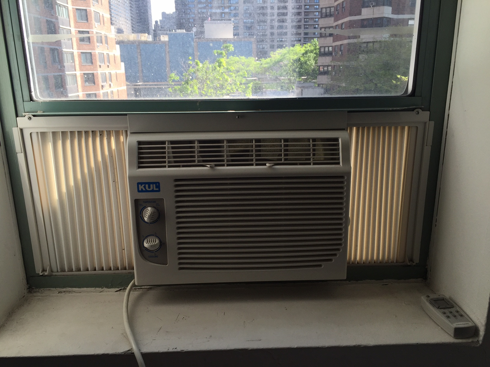 How to Soundproof Window Air Conditioner